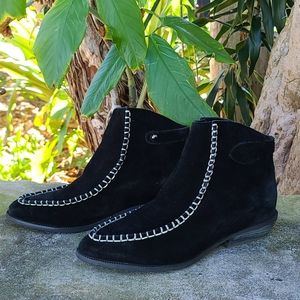 Antelope black suede stitched ankle boots. Sz 6. Gently worn